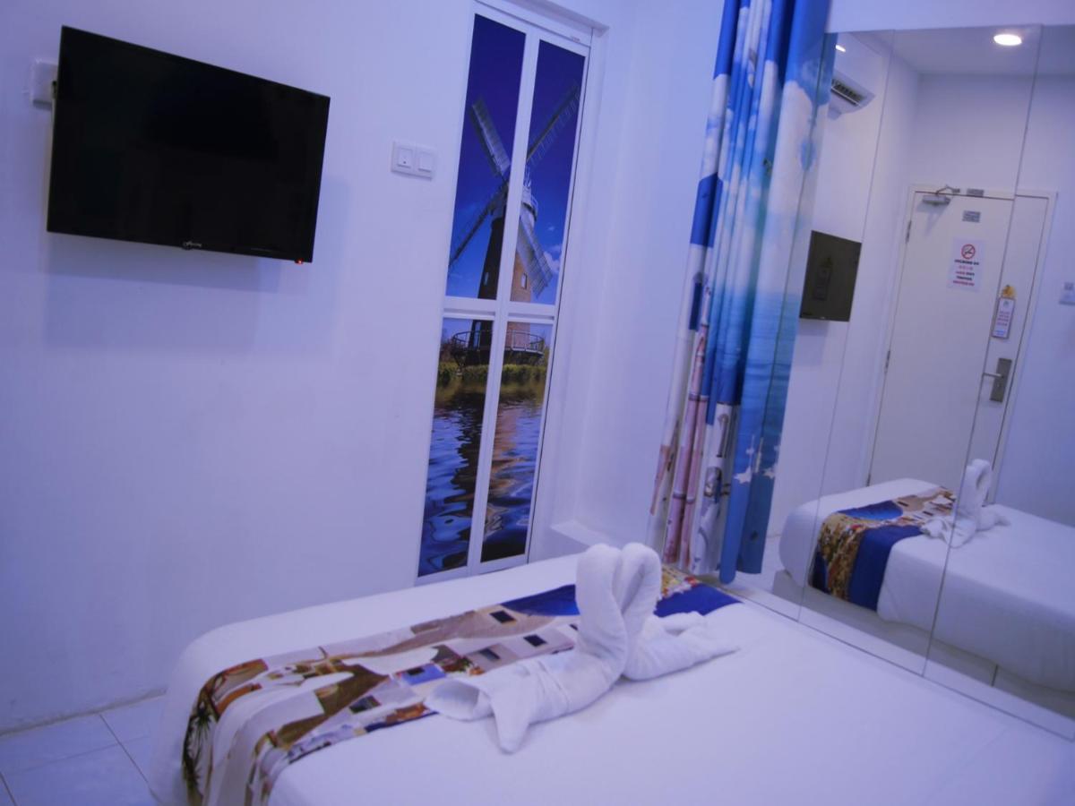 Santorini Hotel Melaka Esterno foto